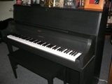 Yamaha Studio Upright Piano (200) P22 #T266869